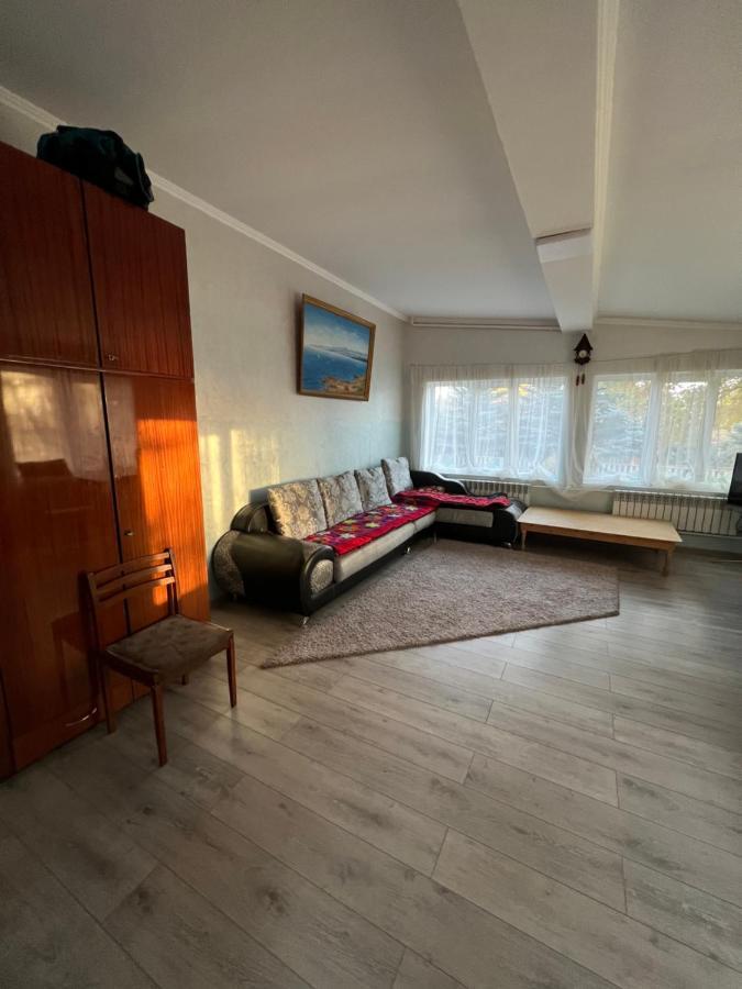 Чистые Пруды Bischkek Exterior foto